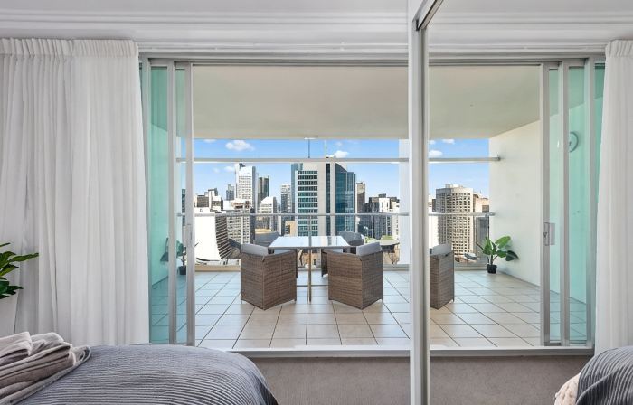 City Heights! 2Bed/1Bath/1Car/Views ~ CBD