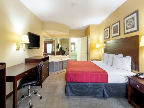Quality Inn & Suites - parking