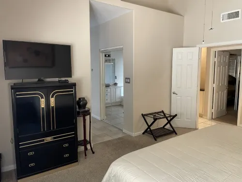 Love Your Privacy -- The Whole House In La Jolla Village Is Yours!! - Gym