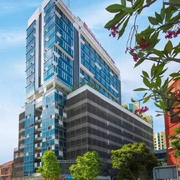 Hilton Garden Inn Singapore Serangoon Отели рядом с достопримечательностью «Станция метро Rochor»