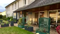 Hôtel le Dauphin Hotels in Combreux