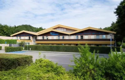 Sporthotel Bruurs Hotels near Parc de Kievit