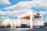 Days Inn & Suites by Wyndham Lordsburg Hotels near Lordsburg-Hidalgo County Museum