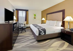 La Quinta Inn & Suites by Wyndham Dallas - Las Colinas