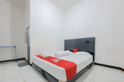 RedDoorz @ Permana Homestay Near Supadio Airport Pontianak