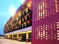 Richard's Home Hotels in Bansir Laut