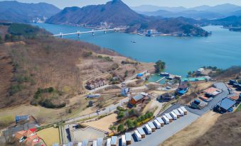 Gapyeong Cheongpyeong Camp Gate Caravan (Camping Site)
