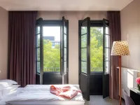 The Midtown Hotel Hotels near Ossendorf