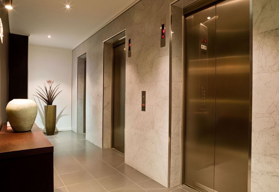 아디나 아파트먼트 호텔 퍼스 배럭 플라자의 외관 이미지