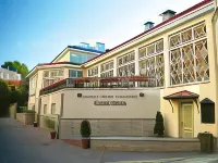 Taanilinna Hotell Отели в г. Нымме