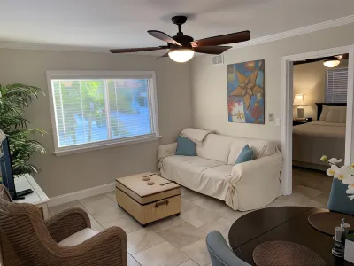 Twin Palms at Siesta Hotels in Osprey