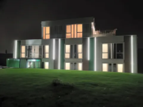 จอย 5 โรงแรมและสปา โรงแรมในเบลเกรด