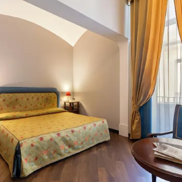 Decumani Hotel de Charme Отели рядом с достопримечательностью «Порт Неаполя»