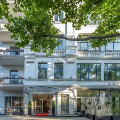 Louisa's Place Hotels near Mommsenstadion
