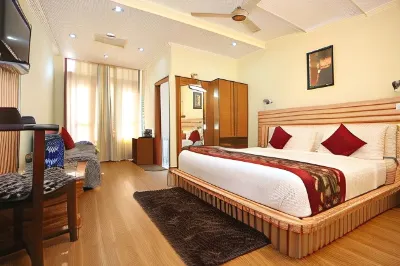 Goroomgo Moon Near Mall Road Nainital Hotels near Goludhar Mandir, Simalkha