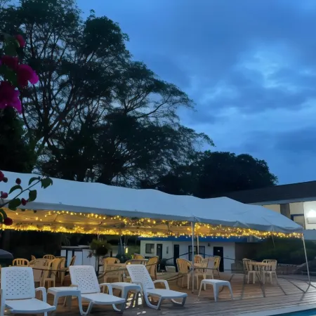 Hotel Familia Casa Blanca