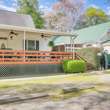 Aiken Apt w/ Garden-View Balcony: Half-mi to Dtwn!