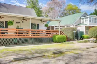 Aiken Apt w/ Garden-View Balcony: Half-mi to Dtwn! - Hot Tub