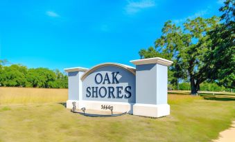 Oak Shores Studio