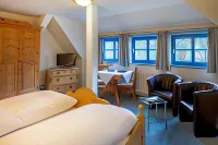 Schaumburger Ritter Hotels near Art Doktorsee