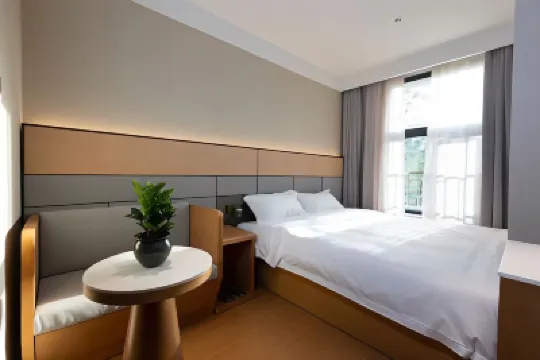 Aishang Hotel (Beijing Chaoyang Hospital Dongdaqiao Subway Station) Hotels near Dongdaqiao Station