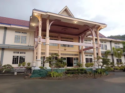 Mahkota Sutis Hotel Hotels near Pemandian air panas semurup