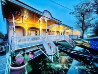 New Sea Palace Houseboats Hôtels à : Karapura