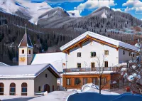 Zum Hirschen Boutique Hotel Val di Non Hotels in Ultimo