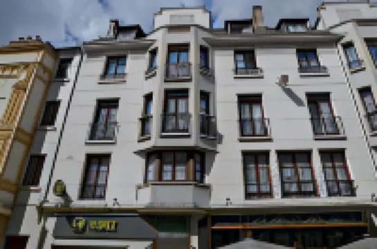 B&B โรงแรม Dijon Centre โรงแรมในดีฌง