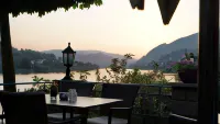 Hotel Garni "Café im Hamm" فنادق في Alf
