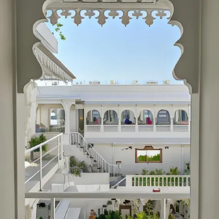 Jagat Niwas Palace