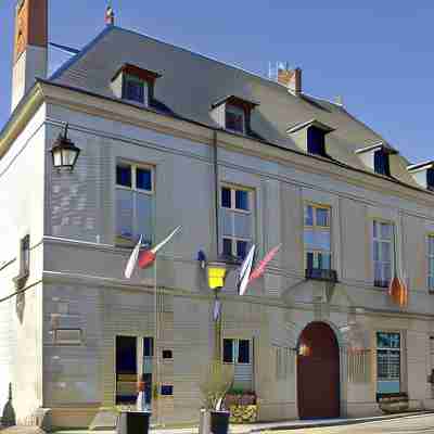 Logis Hôtel le Puits Doré Hotel Exterior