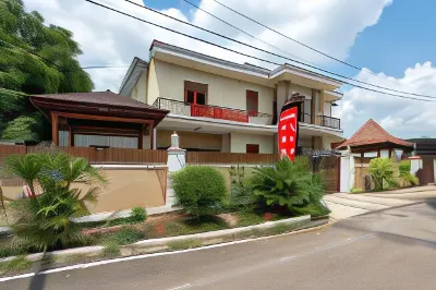 RedDoorz Syariah Near Exit Toll Banyumanik Semarang Hotels in Jabungan