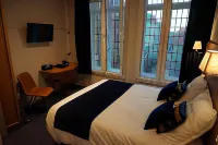 Hotel Asiris