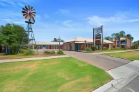 The Settlement Historic Hotel