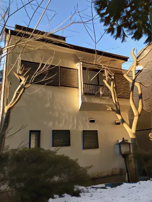 Holiday House Siesta فنادق في إزونوكني