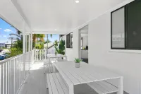 Redhill Cairns Living - Martyn St - 2-Star