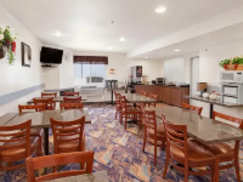 Super 8 by Wyndham Swift Current Hotels in Swift Current