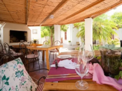 霍克密特古巴斯相逢吃飯睡覺酒店 羅伯遜酒店