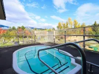 Northwinds Hotel Revelstoke Hotels in Revelstoke