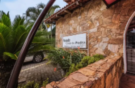 Velinn Pousada Casa de Pedra Ilhabela - parking