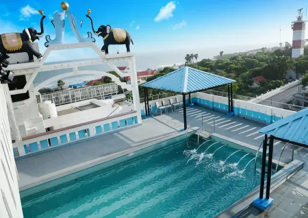 Hotel Tri Sea Отели рядом с достопримечательностью «Bhagavathy Amman Temple»