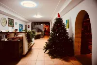 Al Yakhour Hostel
