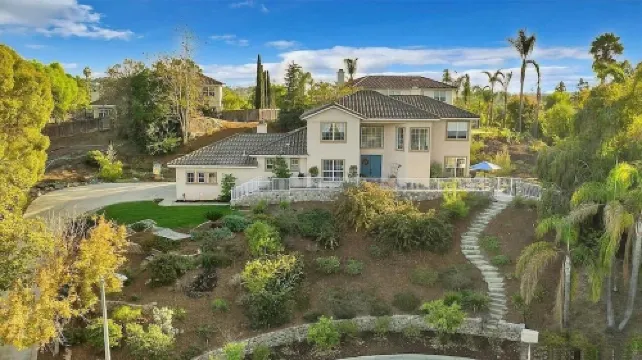 4-Bedroom Private Home Near Legoland, Zoo or the Beach. Dogs Free. Gameroom!