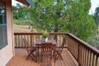 Yosemite Gateway at Bass Lake — A Spacious Sierra Nevada Mountain Retreat