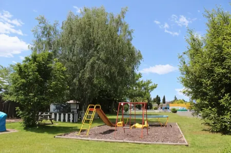 Fairy Springs Motel Отели рядом с достопримечательностью «Парадайс Вэлли Спрингс»