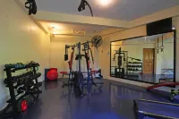 Jonas and Twins Resort - Gym