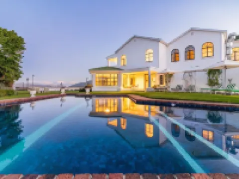 セント ジェームス オブ ナイズナ クニスナのホテル