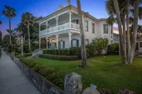 Bayfront Westcott House Bed & Breakfast