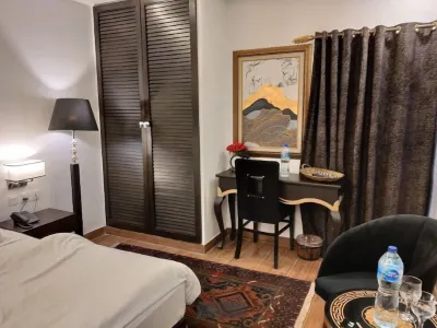 Down Town Residency